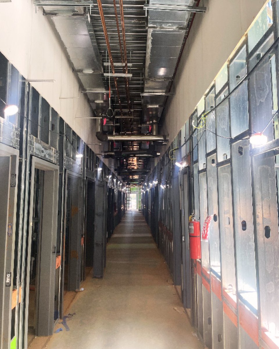 CDFLPlus's tweet image. Progress Update📢

Advanced Individual Training Complex at Fort Novosel, Alabama📍

The exterior brick work is underway, and all structural elements are in place. Looking good!  #TeamCDFL #BuildingProgress