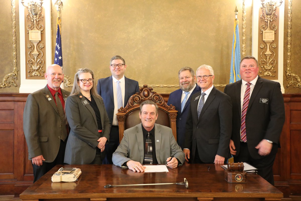 The signing of SB 164 was made possible by its author and sponsor, Senator Liz Larson, and my efforts as the House prime.
mikeweisgram.com #sdlegislature #ILikeMike