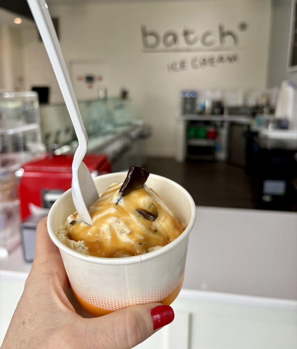 batch tweet media