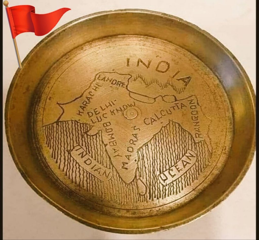 mishraaaashish's tweet photo. The map of India on this plate made in 1867 was something like that.

Because at that time Gandhi and Nehru had not been born. https://t.co/Lkz8ROULvq