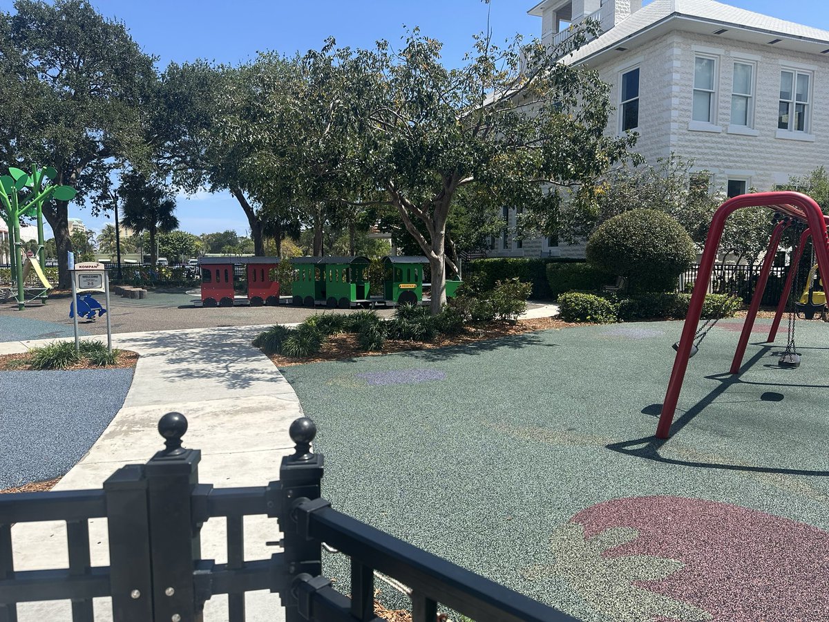 Kapok East Playground will be closed starting Monday, April 7 for renovations at the adjacent Children's Schoolhouse Museum. 

The project is expected to take two weeks, with the playground set to reopen on Monday, April 21.

We thank you in advance for your patience.
#KapokPark