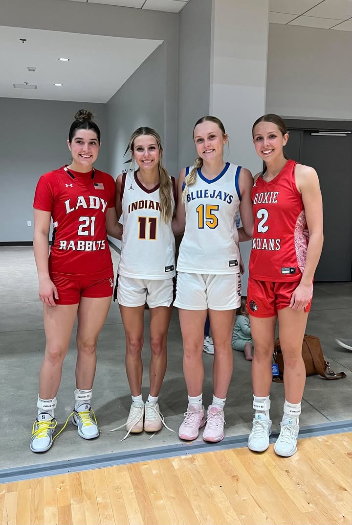 Four of the Best in the West (<a href="/mollycmartin_/">Molly Martin</a> <a href="/JadynMangan/">jadyn mangan</a> <a href="/EmilyBainter1/">Emily</a> and Hallie Brooks). Competed in the NW KS All-Star game in Colby, KS