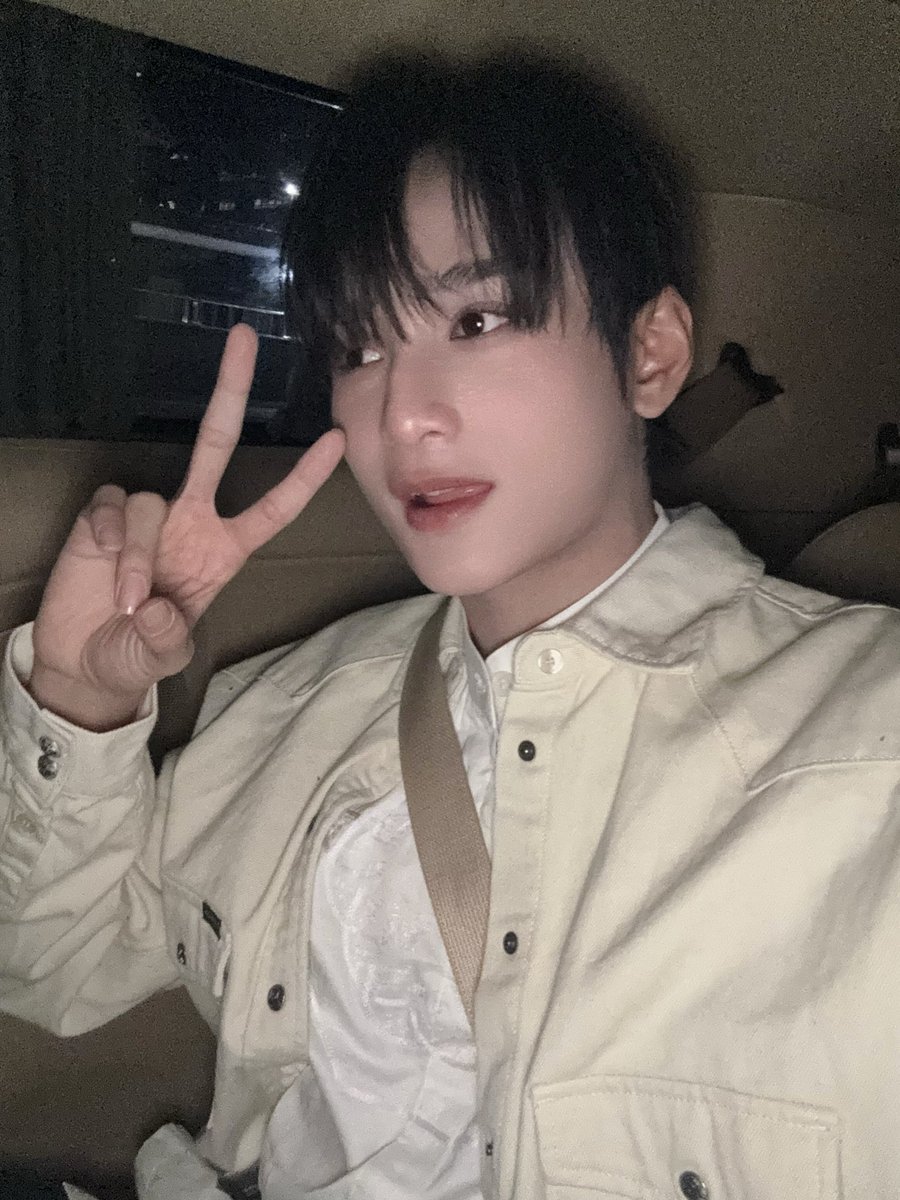 bernadictanade3's tweet photo. Happy eid mubarak zayyan, kebetulan kembaran ada nuansa creamnya yaaa 🐣🐣💛💫
#WhiteEidAlFitr_withZayyan #WHITE_LEBARAN_WITH_ZAYYAN #ZAYYAN #zayyanxodiac #xodiac 
@XODIAC_MEMBERS https://t.co/PQQA8nXOs5