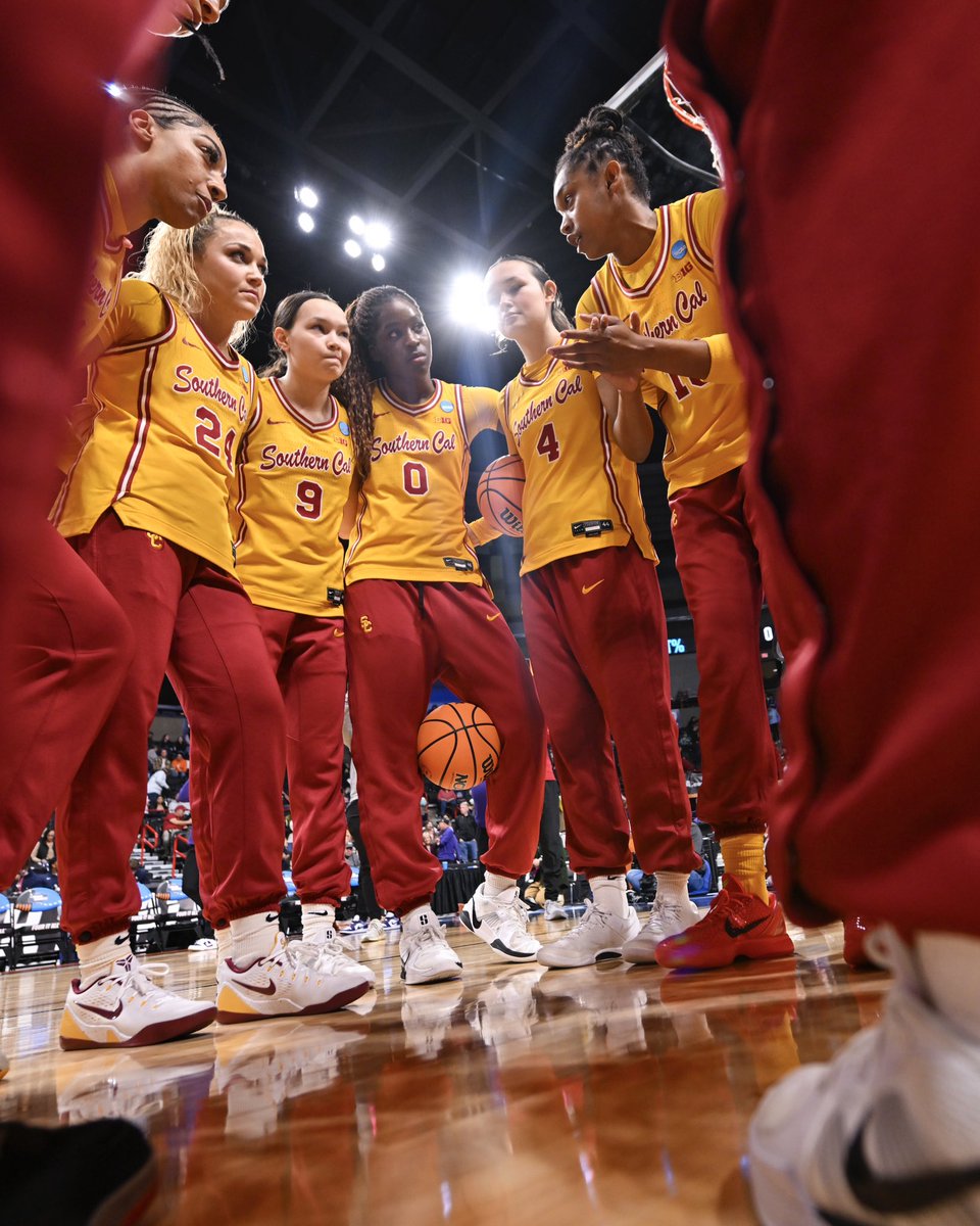 USC Trojans (@usc_athletics) on Twitter photo Big time battle coming up in Spokane.
Wishing good luck to <a href="/USCWBB/">USC Women's Basketball</a> as it takes on UConn in the Elite 8 today! ✌️ Big time battle coming up in Spokane.
Wishing good luck to <a href="/USCWBB/">USC Women's Basketball</a> as it takes on UConn in the Elite 8 today! ✌️