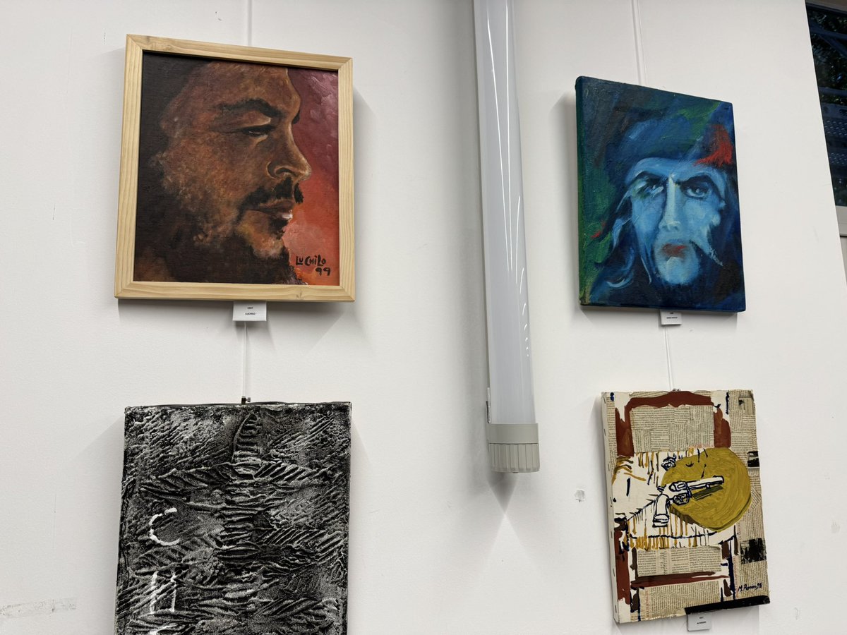 A alcaldesa de Santiago, <a href="/GorettiSRei/">Goretti S. Rei</a> , participou este luns na inauguración da Exposición Solidaria por Cuba ‘Coa man no corazón’, no CSC Maruxa e Coralia. Tamén asistiu o concelleiro de Centros Socioculturais, <a href="/xanduro/">Xan Duro</a> 

A exposición de ‘Artistas de Galiza lembran o Ché’,