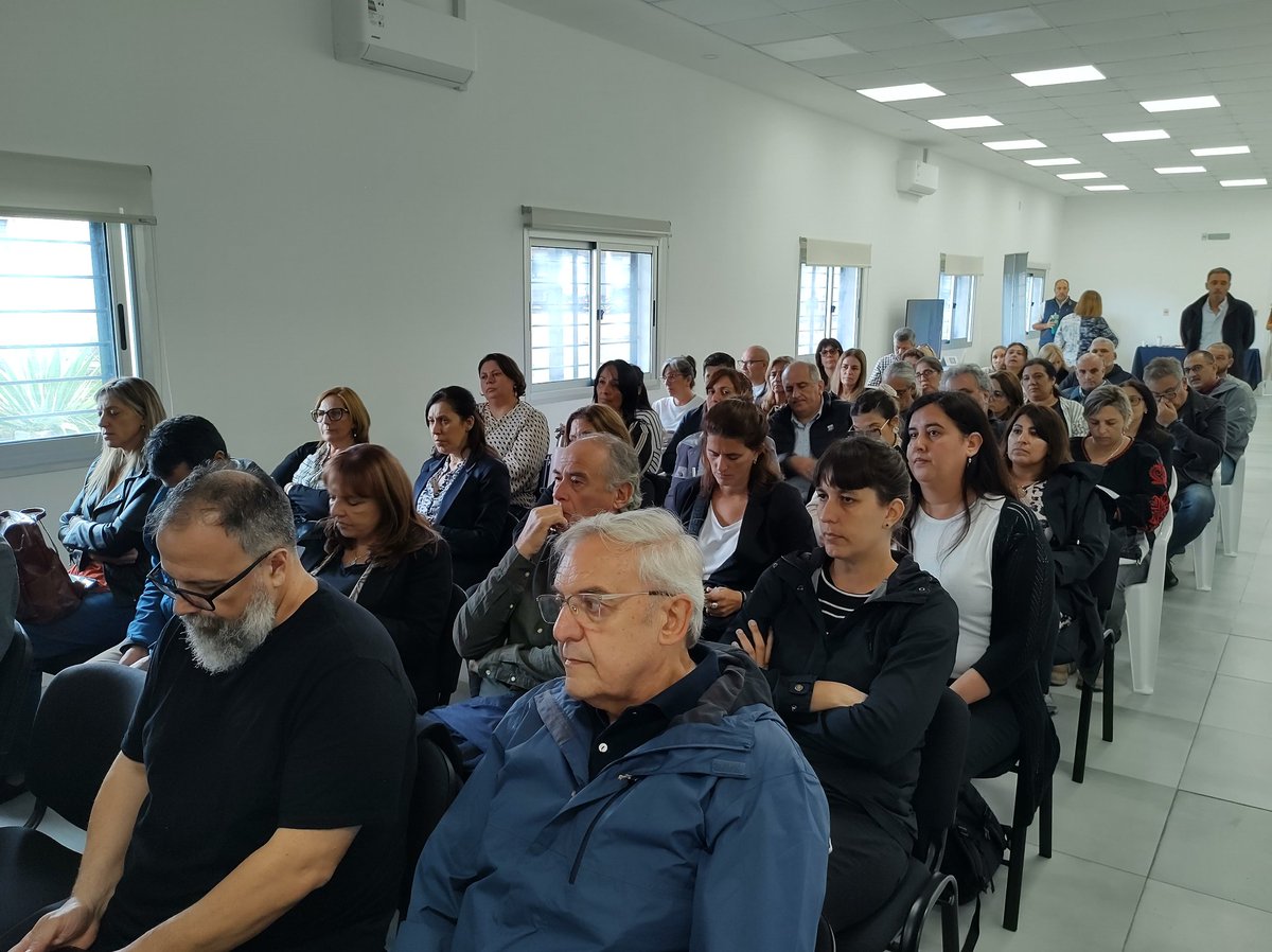 Hoy se presentó la Guía “Fortalecimiento de los Procesos &amp; Prácticas Restaurativas”, destinada a las y los operadores sociales.
Con presencia del Directorio, se reconoció el trabajo del equipo y de las instituciones que hicieron posible este valioso aporte a las buenas prácticas.
