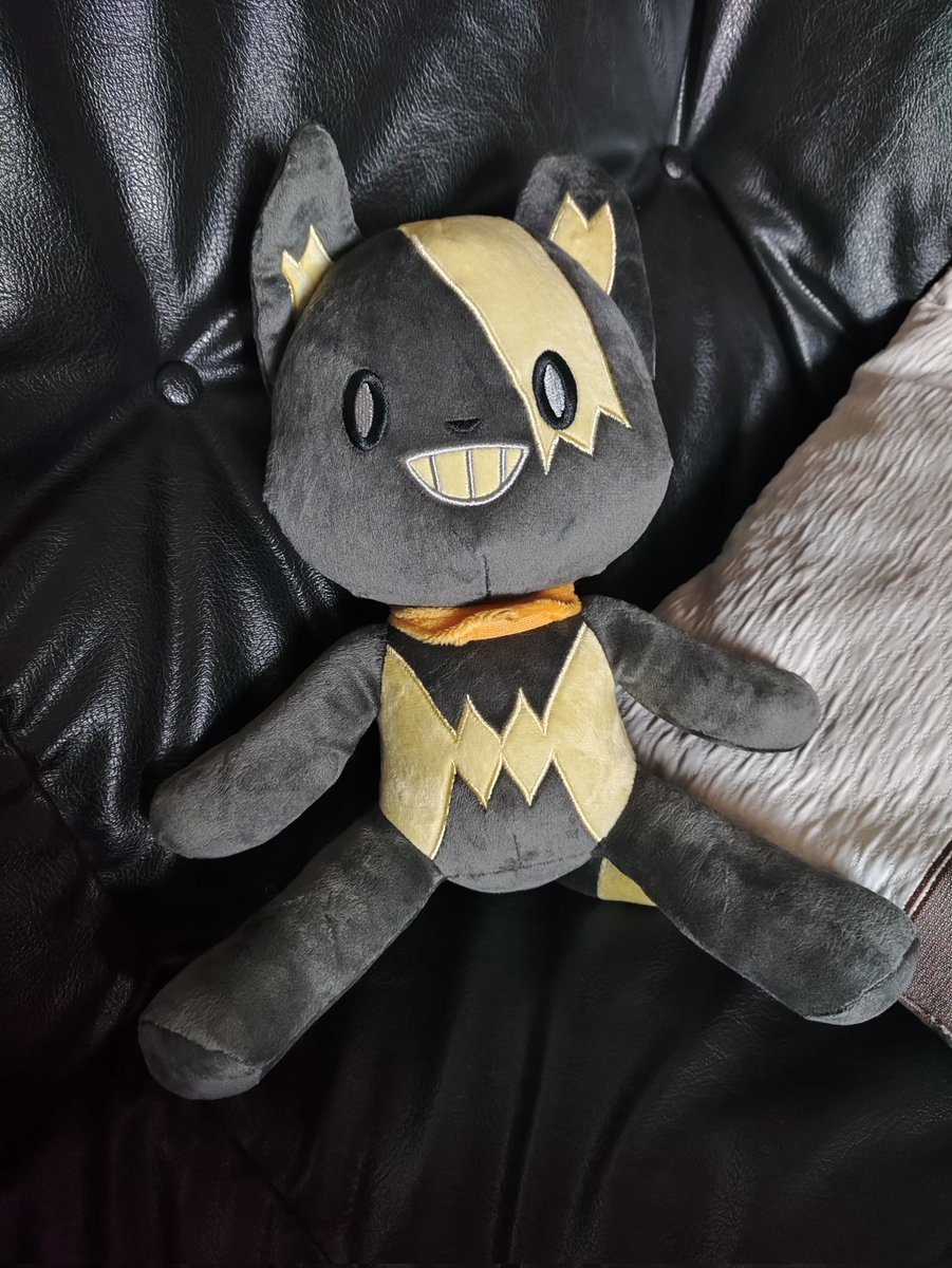harevila's tweet photo. @peterokii Just got him!! I'm so happy 😭he is fabulous and really beautiful  yay ❤️ https://t.co/2d4AFhDlx4