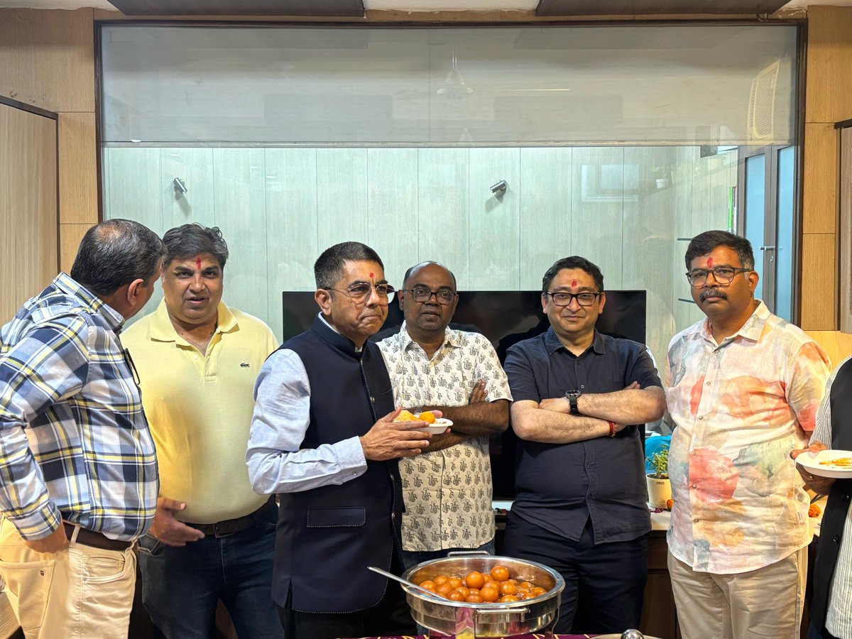 বিক্রমজিৎ बैनर्जी tweet media