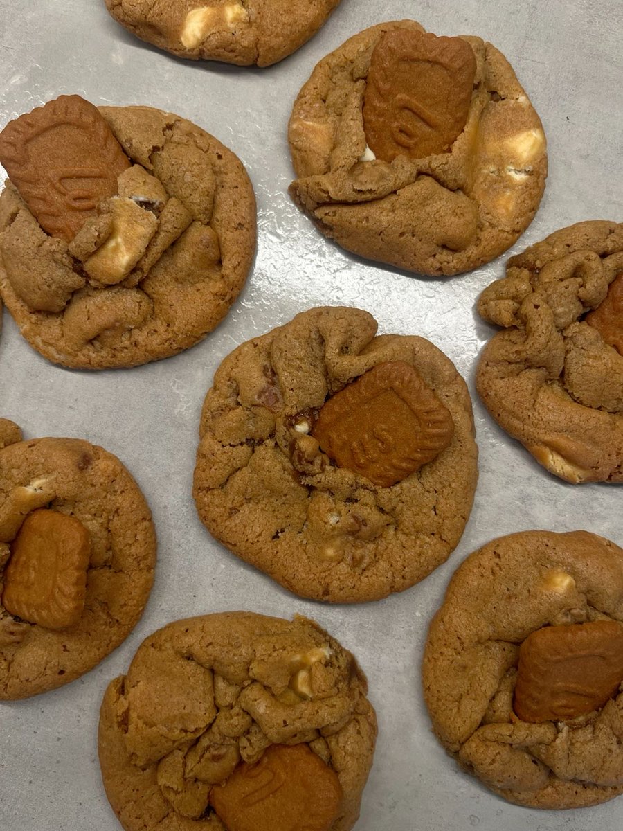 : ̗̀➛ #foodpoll for #edtwt 🧵 
: ̗̀➛ cookie edition! 🍪 
: ̗̀➛ cals don’t count 💌