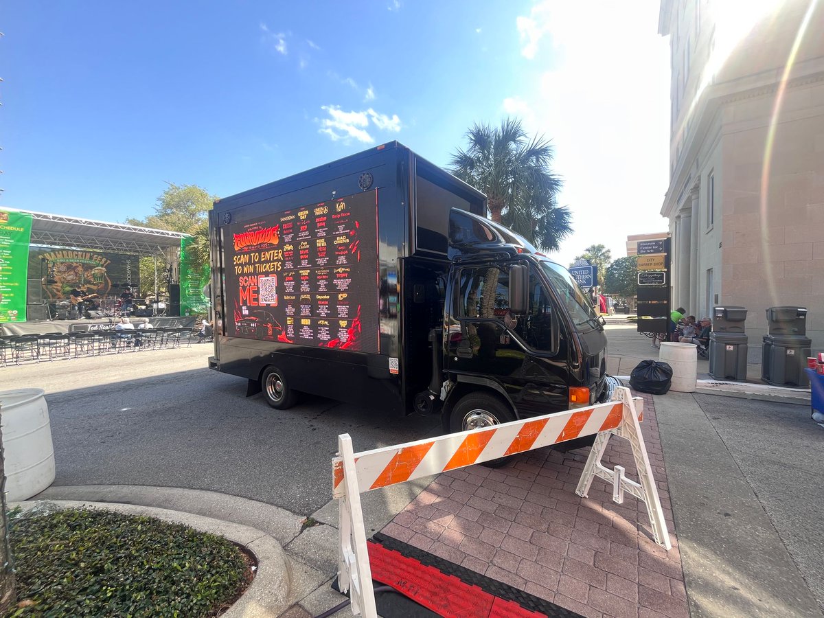 DATMediaFL2's tweet image. Why blend in when you can roll in and shine? 🌟 Our mobile billboard is making an impact at today’s event—because great advertising never stands still! #MovingMedia #EventAdvertising #DATMediaFL #MobileBillboard #Orlandoflorida