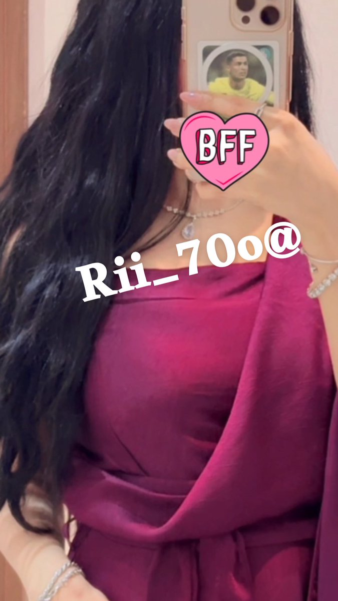 ،،

حتى فساتينك بها كبر وغلو
عشانها تحضن جسدك وترتديك
أسود حلو  أحمر حلو أبيض حلو
حتى الذي ماهو حلو  ؟ حلوٍ عليك"

 #كشخه_العيد