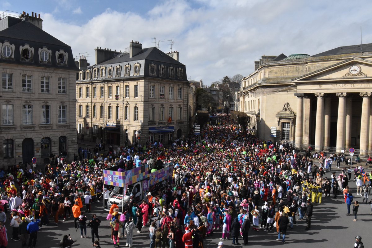 CaenOfficiel's tweet photo. ‼️CARNAVAL ÉTUDIANT JEUDI 3 AVRIL à #CAEN : TOUTES LES INFOS PRATIQUES (circulation, stationnement, collecte des déchets, etc)‼️
ℹ️https://t.co/m0CFE9iuWD
N’hésitez pas à partager cette publication pour que tous vos proches aient l’info ! https://t.co/QGgvnOqkpu