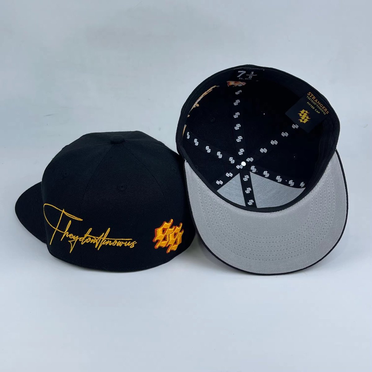 strangerstdku's tweet image. STRANGERS FITTED CAP 🖤

COLOR : BLACK