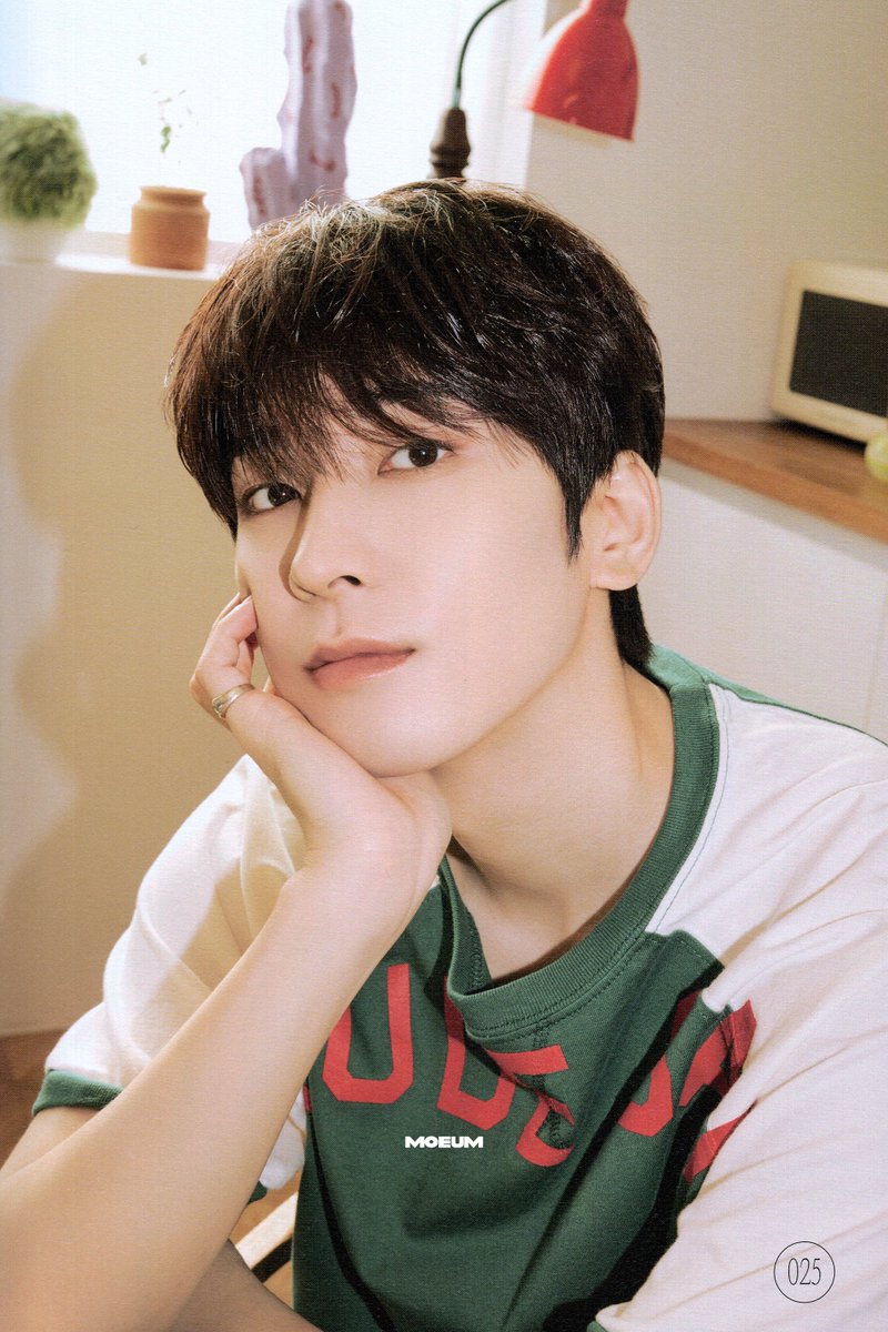 moeum_zip's tweet photo. [SCAN] 유닛 포토북 #원우 #세븐틴 https://t.co/unLinJtHeb
