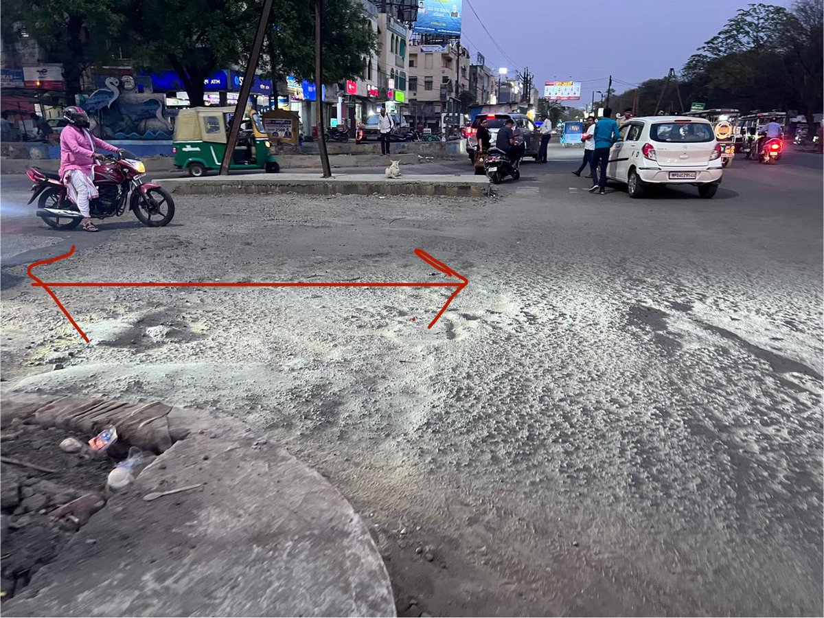 arush_s's tweet photo. Tweet 3:
Drains are filled with mud, and excess soil &amp; construction waste are dumped on footpaths, making it impossible for pedestrians to walk. Additionally, there is no clear path for water to flow, and the drains lack proper connectivity. https://t.co/uPW0yEOp34