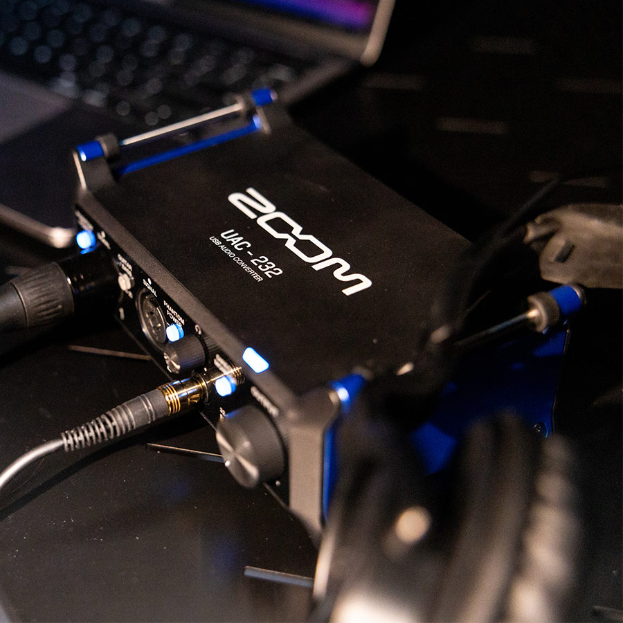 ZoomSoundLab's tweet image. The UAC-232 uses the same ultra-clean preamps as our pro F-Series recorders—so your recordings always sound studio-grade.

#zoomsoundlab #audiorecorder #proaudio