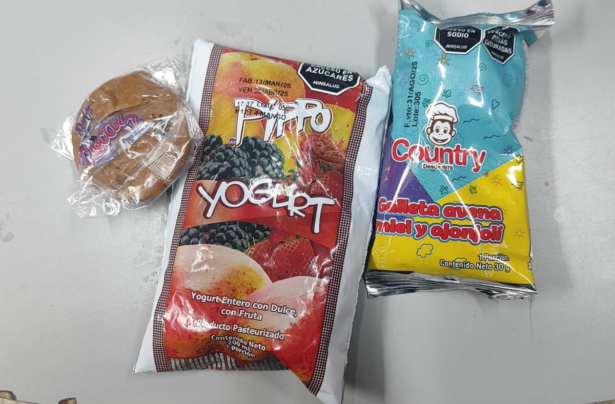 physicrazy's tweet photo. @RedPaPaz @RTVCnoticias con estos venenos es que la administración de @CarlosFGalan se ufana de querer proteger a las niñas, niños y jóvenes de Bogota. ¿Quién controla al PAE? https://t.co/5N8vQIaFFq
