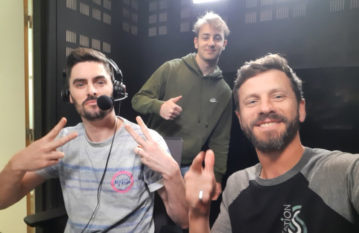 ChrisGoniot💙⚾️ (@chrisgoniot) on Twitter photo Back at the dish cette semaine pour la <a href="/MLBEurope/">MLB Europe</a> sur <a href="/beinsports_FR/">beIN SPORTS</a> ⚾️🔥
On commence ce soir en VF 23h avec <a href="/PenguinZac/">Benjamin Bernard</a> et jeudi soir 19h avec <a href="/OscarsbtII/">oscar</a> 🙏🗣🏟🚀
Vous aurez même la VO du match Brewers vs Royas en live à 20h10 Back at the dish cette semaine pour la <a href="/MLBEurope/">MLB Europe</a> sur <a href="/beinsports_FR/">beIN SPORTS</a> ⚾️🔥
On commence ce soir en VF 23h avec <a href="/PenguinZac/">Benjamin Bernard</a> et jeudi soir 19h avec <a href="/OscarsbtII/">oscar</a> 🙏🗣🏟🚀
Vous aurez même la VO du match Brewers vs Royas en live à 20h10