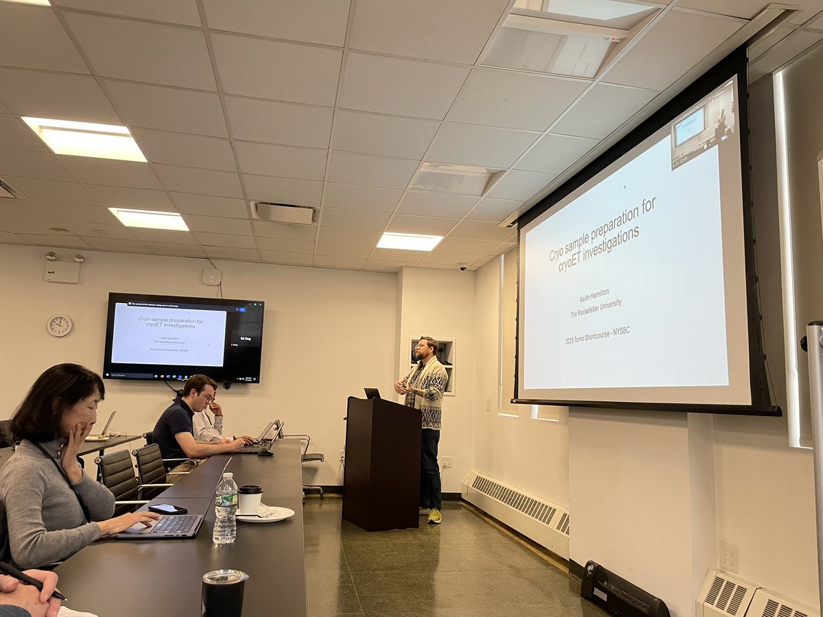 Edward T Eng (@edward_eng) on Twitter photo Keith Hamilton from the <a href="/Alushin_Lab/">Alushin_Lab</a> at Rockefeller University gave a deep dive into the first step of any structural biological workflow: sample preparation. Through test cases he showed the balance of what is easily doable versus preserving biology.
alushinlab.rockefeller.edu/people/Keith%2… Keith Hamilton from the <a href="/Alushin_Lab/">Alushin_Lab</a> at Rockefeller University gave a deep dive into the first step of any structural biological workflow: sample preparation. Through test cases he showed the balance of what is easily doable versus preserving biology.
alushinlab.rockefeller.edu/people/Keith%2…