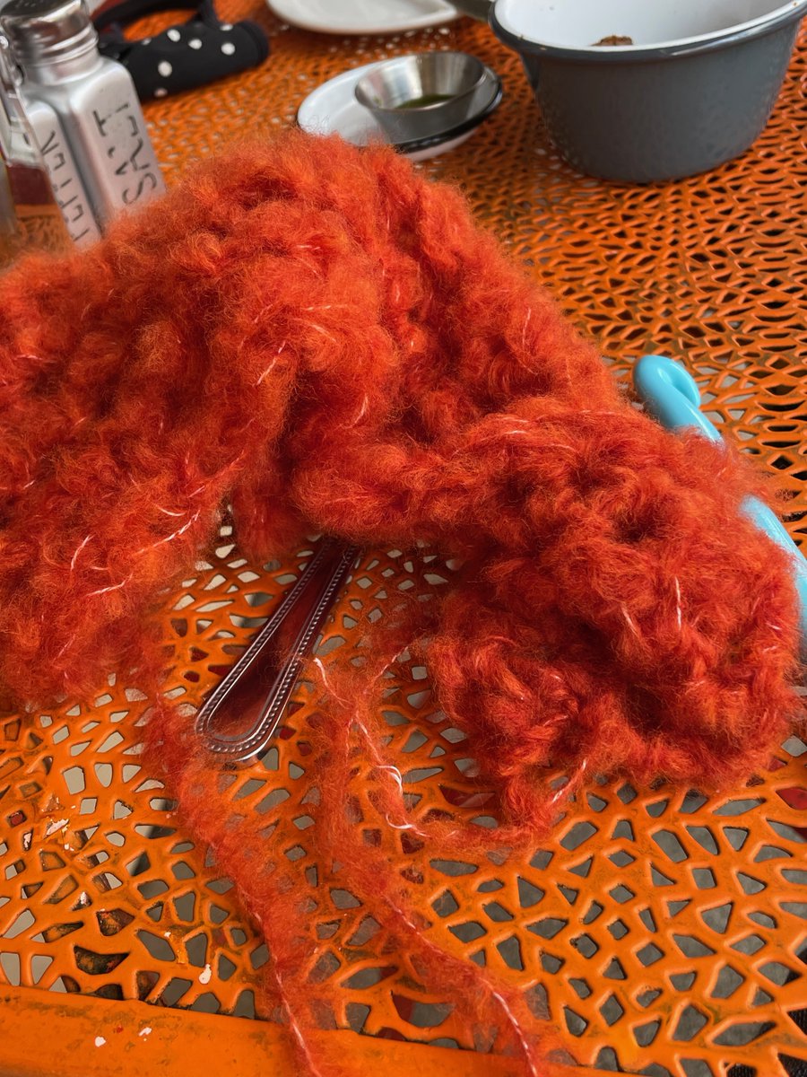 WaxeWod's tweet image. Some people were hesitant to ask due to time and expense, but if you don't mind waiting, I am so happy to crochet an orange scarf for you in honor of The Bibas family. You just have to DM me a mailing address. I'll pay for yarn. My dad is springing for freight. 🧡