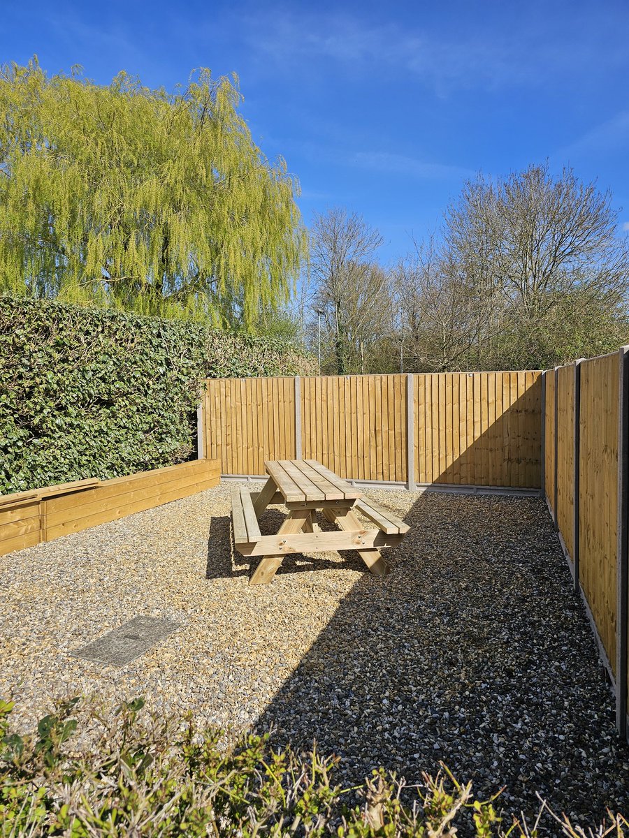 frankhamsonsltd's tweet photo. Two more heavy-duty picnic benches delivered today!

An 8ft bench to Wisbech Fire Service and a 6ft bench to a valued returning customer.

Quality timber, built to last. Enquire today. #Frankhams #Timber #Wisbech https://t.co/EkH9Jr7bfY