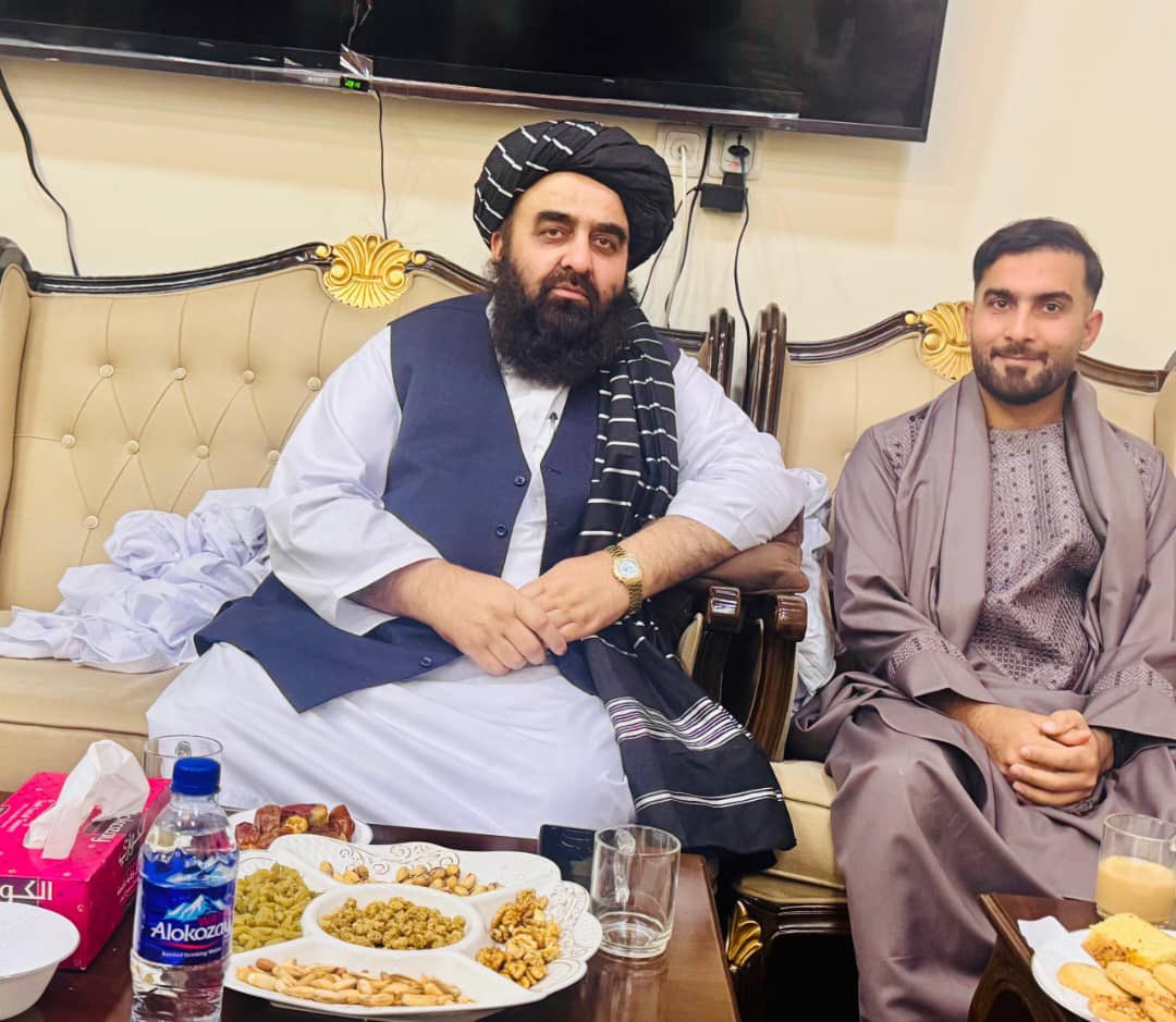 متقي صاحب او د لوبډل مشر د اختر انځور بیه په ټمیانو سخت اور بلوي
❤️❣️