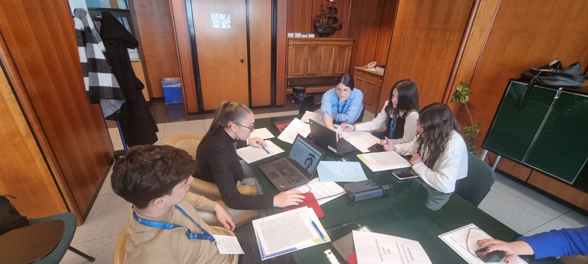 #pcto
#bancaditalia
#formazione
#educazionefinanziaria

Si è svolto la scorsa settimana il PCTO erogato dalla Banca d'Italia al quale hanno preso parte diversi studenti del nostro istituto!
Una esperienza formativa di alto profilo!