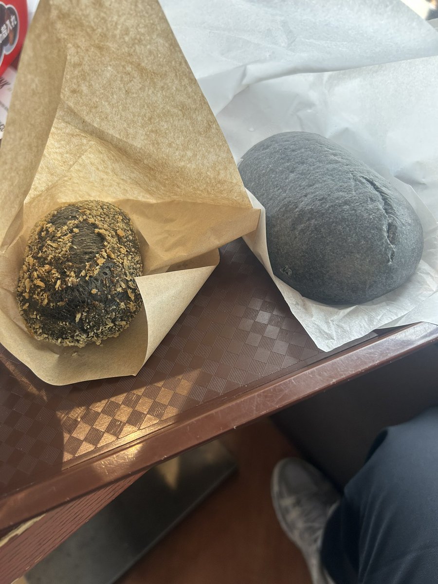 1人旅寂しかったわ笑
卵4個入りしか売ってなくて4個食ってやったわ
4✖️7＝28年寿命伸びたわ
行く価値はあったけど終始凍えてた