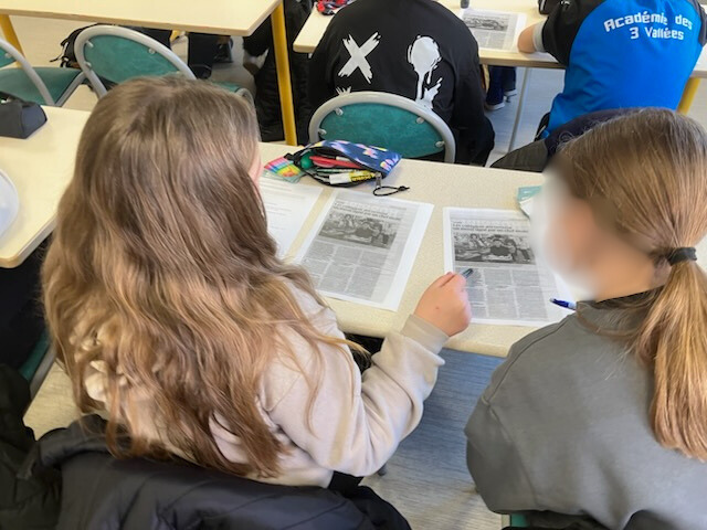 À l’occasion de la Semaine de la presse et des médias dans l’École, les écoliers de Troisfontaines ont été accueillis au CDI par la professeur documentaliste.
Au programme : le métier de journaliste, la presse écrite, le vocabulaire et la structure d'un article du #RL
#SPME2025