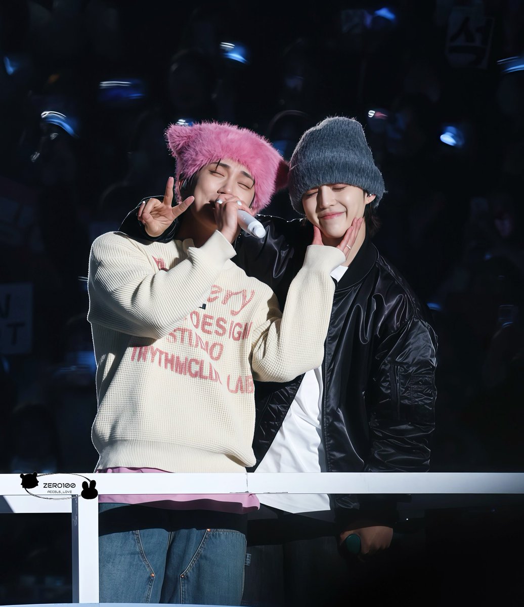 250321 SEVENTEEN in CARATLAND 

95즈🩷 
긔여우면 막내랬어

#세븐틴 #SEVENTEEN 
#최승철 #승철 #에스쿱스 #scoups #エスクプス