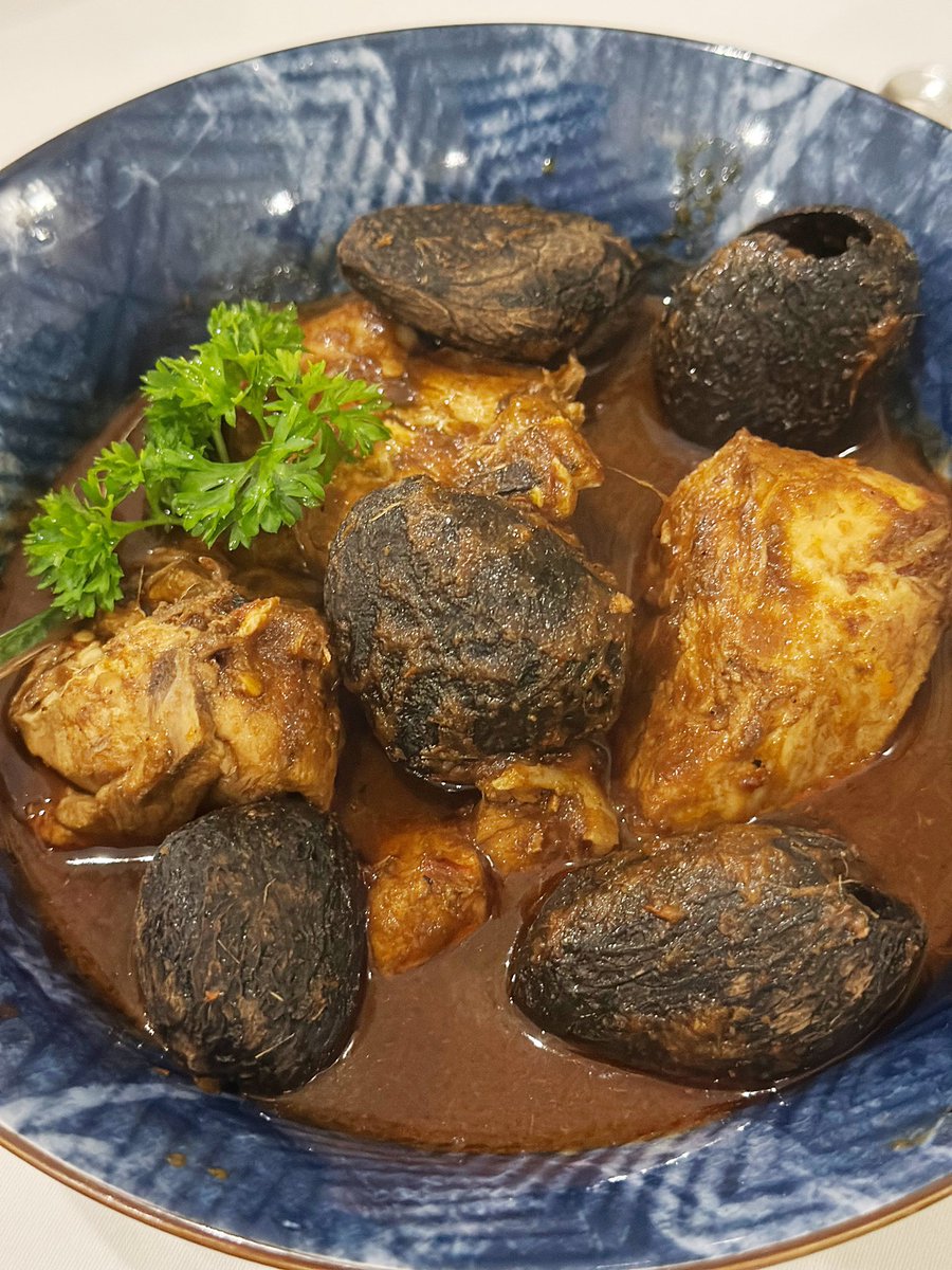 Bellissimoyoshi's tweet photo. Buono!😘マラッカの「The Majestic Hotel Malacca」内にあるレストラン「The Mansion」で、珍しいクリスタン料理を堪能してきたよ。東洋と西洋の味が見事に融合し、どの料理も興味深く美味しかったぜ!笑😂👍🇲🇾
#マラッカ #クリスタン料理 #TheMansion #グルメ旅行 #ベリッシモ #料理研究家 https://t.co/9IxaWfTbIf