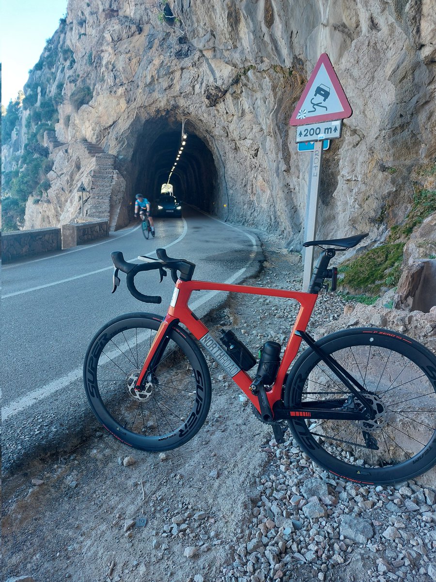 Nice holiday for my <a href="/NorthRoadCycles/">NorthRoadCycles 🚴‍♂️</a> iO. If she behaves (as she always does!), I might even buy her a cake at the lighthouse. 🍰