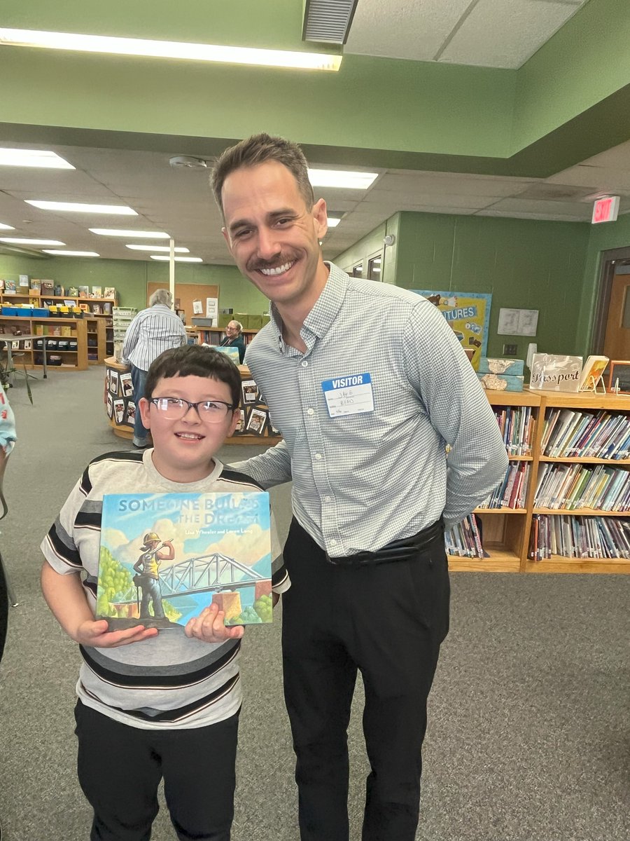 A huge thank you to Lead to Read KC and the folks from Crossfit Bank for all their support in making our student's One Day One Book reading session so special and fun last Wednesday.  We are grateful for all their support and the time they dedicate to our students.