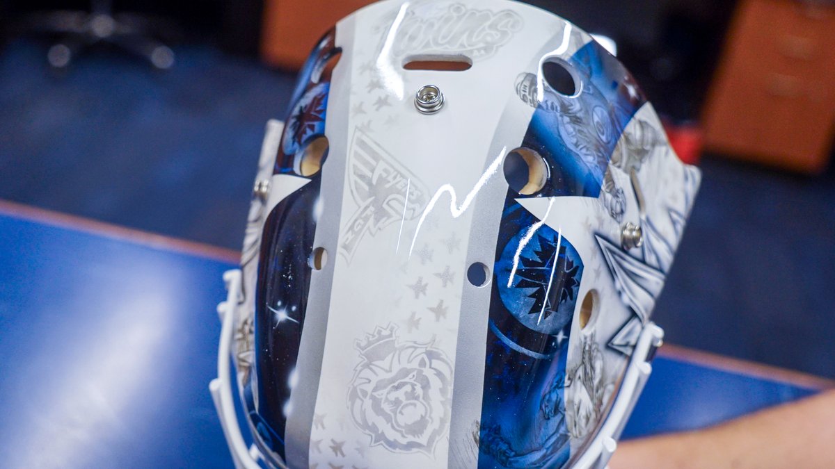Truly #ManitobaMade.

Check out goaltender Chris Driedger's new mask!

#GoMooseGo
