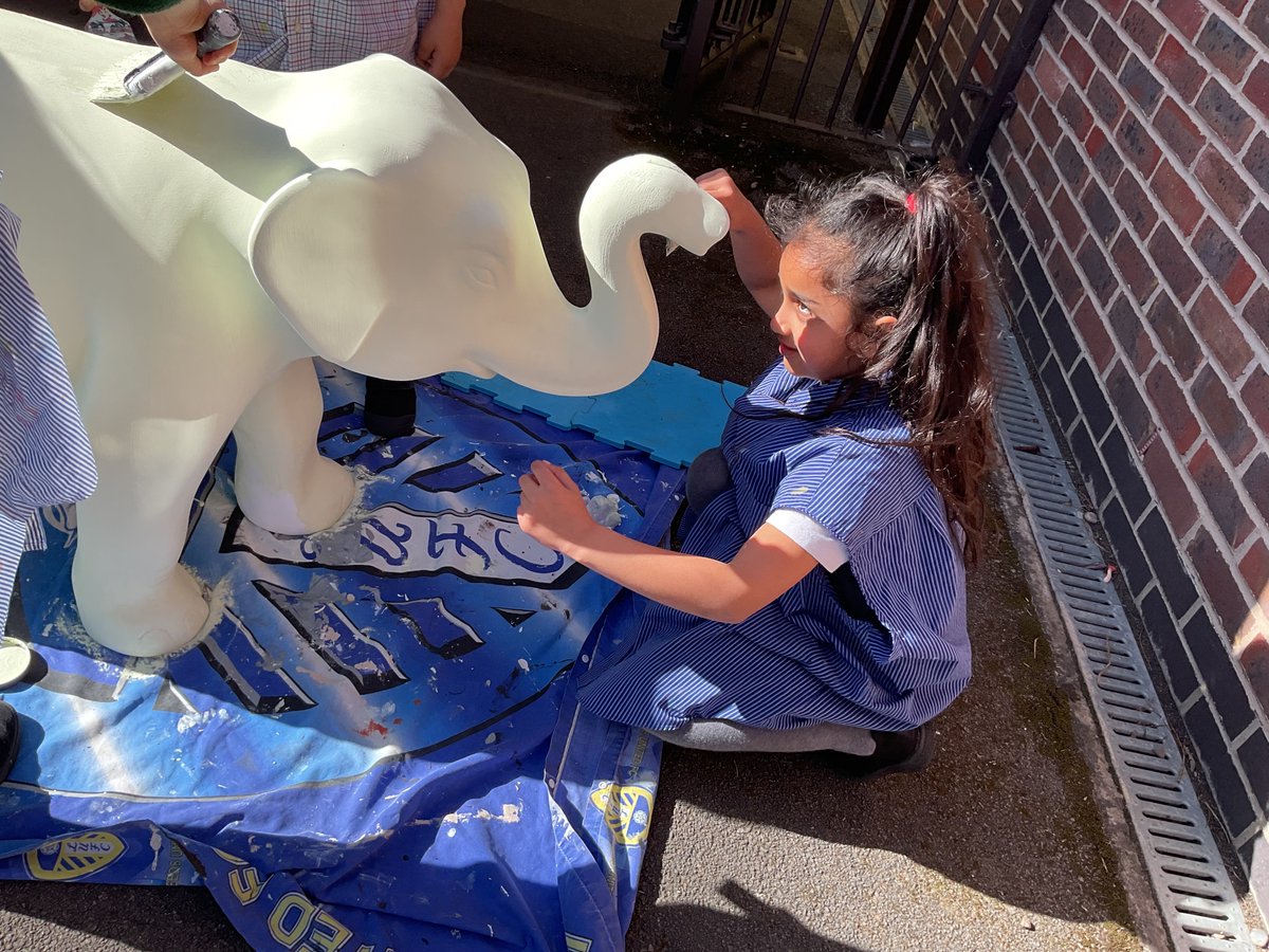 Woodland Grange (@woodland_grange) on Twitter photo Year 1 beginning to put the base coat onto our LOROS elephant <a href="/LOROSHospice/">LOROS Hospice</a> #stomproundleicester Year 1 beginning to put the base coat onto our LOROS elephant <a href="/LOROSHospice/">LOROS Hospice</a> #stomproundleicester