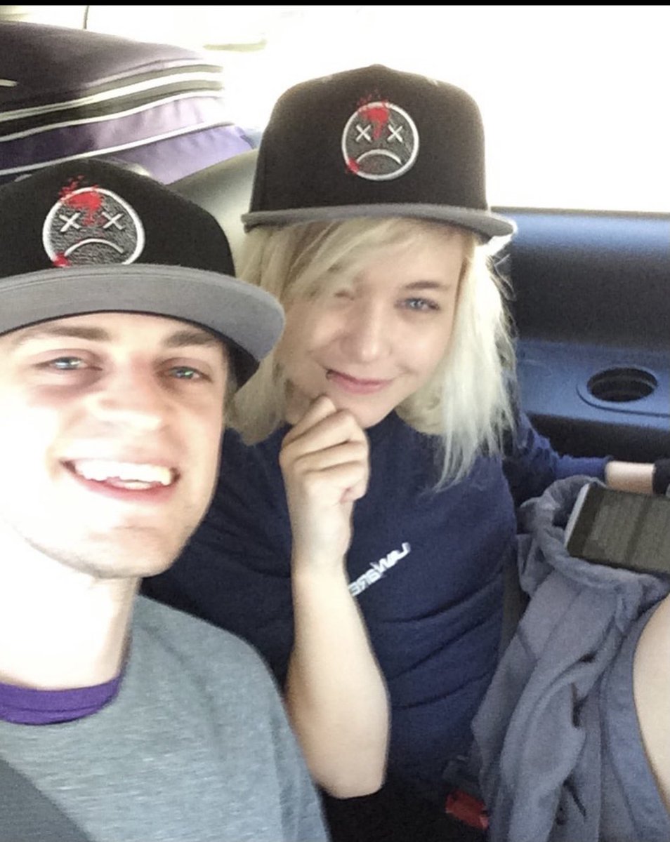 Obiwanshinoobie XXX BLM 🔜 Dreamhack tweet media