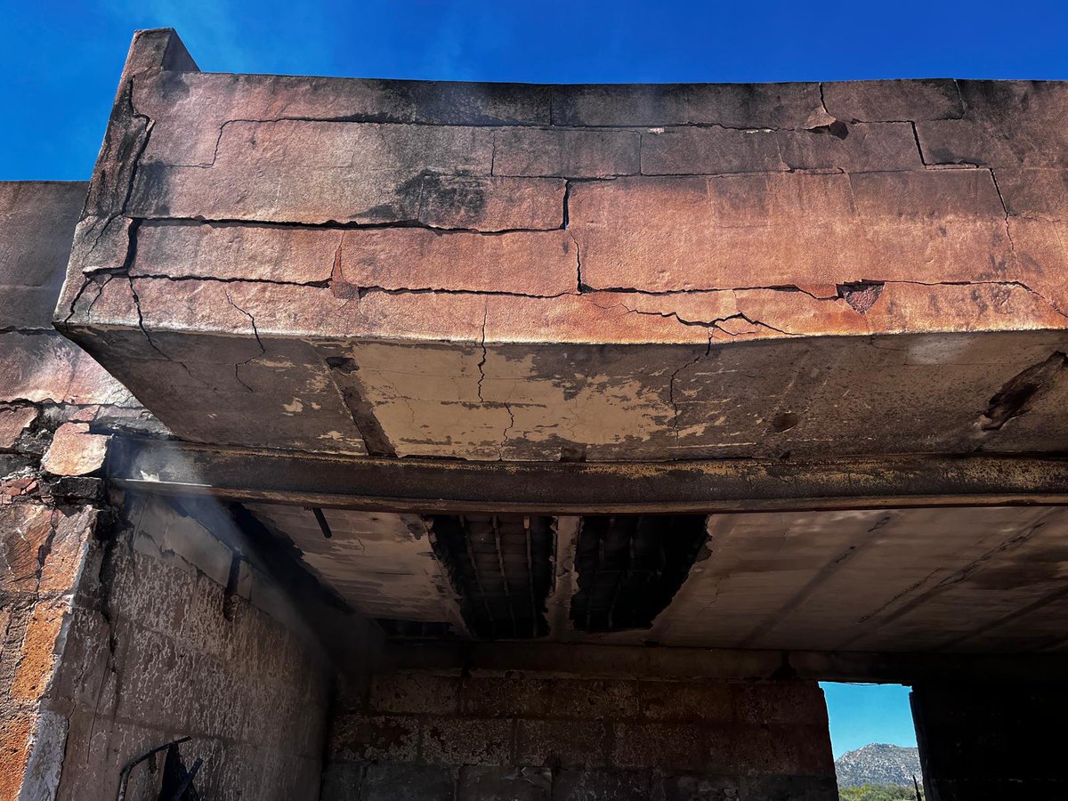 BombersdeMca's tweet image. Incendi d’una nau amb maquinària i mercaderies perilloses annexa a una vivenda al terme municipal de Llubí.
#ParcInca
#ParcAlcúdia