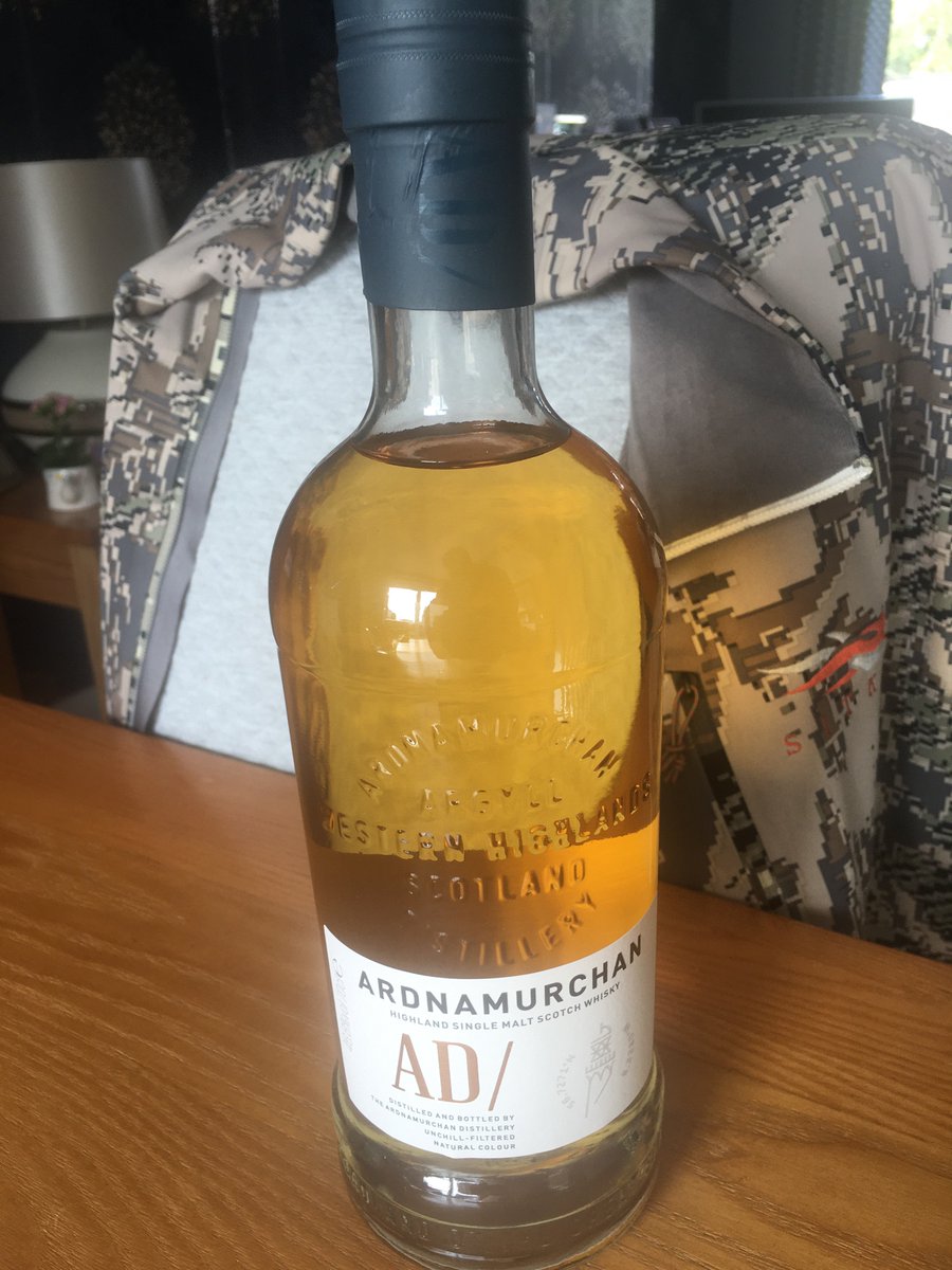 houndtrail's tweet photo. Gratefully received for a mole job 🥃 #singlemalt #weedram https://t.co/shSgEjBf8P
