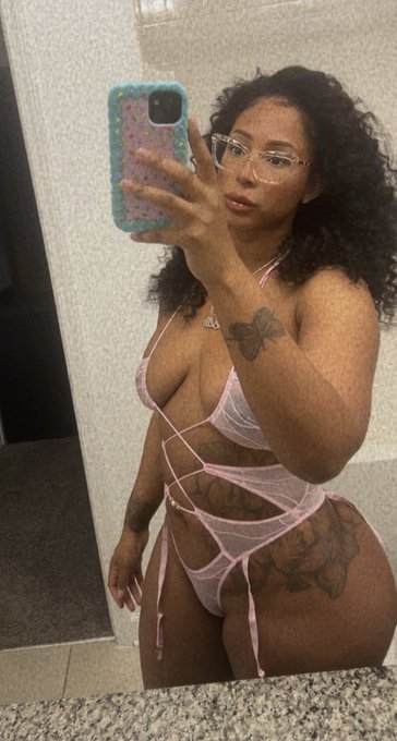 Watch Lady Luscious's leaked NSFW photo on TwXstars