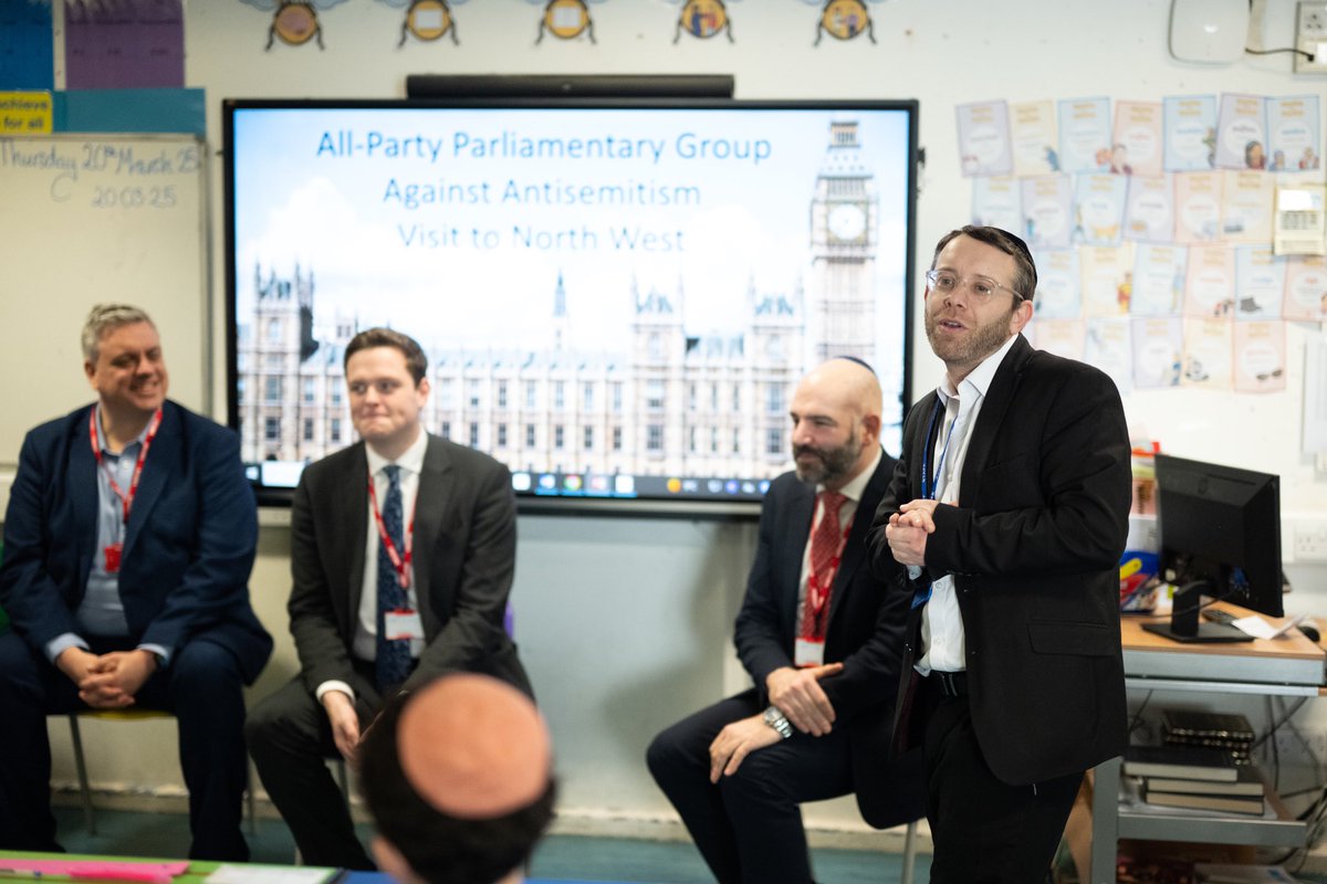 APPGAA's tweet image. Earlier this month, APPG officers and members @JoaniReid, Blair McDougall MP and @OliverRyanUK joined a tour organised by @antisempolicy. They visited @CST_UK and a Jewish school to learn more about the real-life impact and consequences of antisemitism on UK Jewish communities.