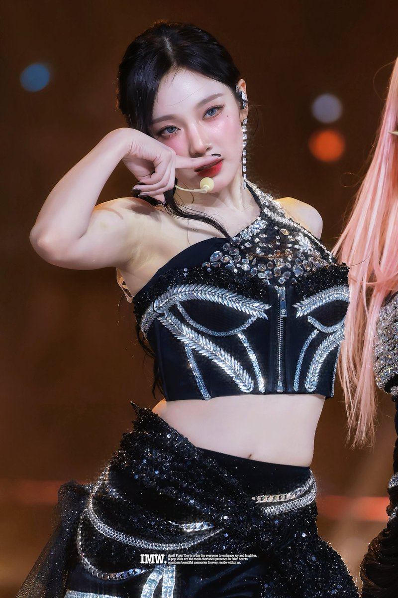 241115/241130 🖤❤️
#aespa  #æspa #NINGNING #에스파 #닝닝 
#AprilFoolsDay