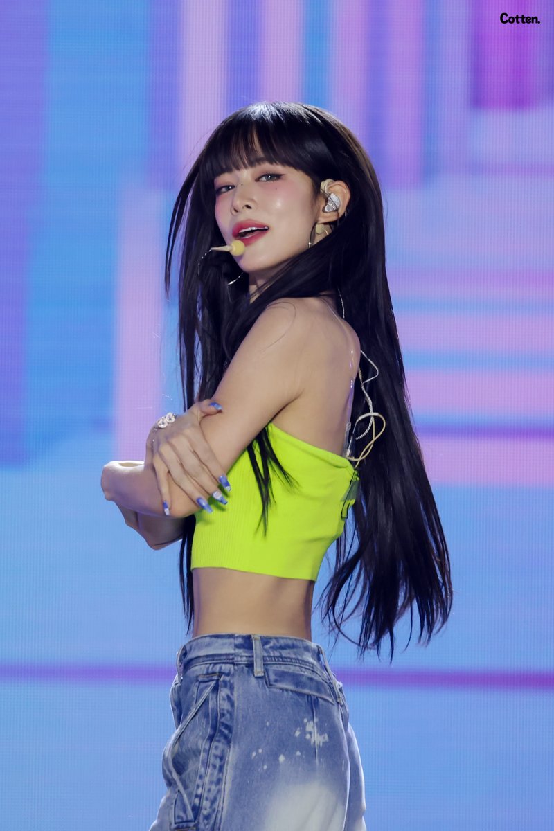 cotten1008's tweet photo. 만우절

#프로미스나인 #fromis_9 
#이채영 #LeeChaeYoung
#만우절 #AprilFoolsDay https://t.co/TqlqqElmft
