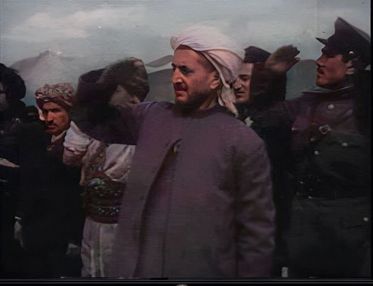 Qazi Muhammed

Bî rêzdarî