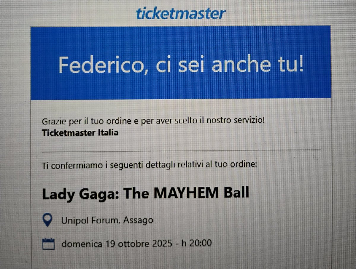 ItalianGirlGaga's tweet photo. Me and my bf finally got the tickets for the #MAYHEMBALL after 5 hours, it's my first Gaga concert ever, I can't believe It!!! 😭😭😭 https://t.co/jd9AZxz8IY