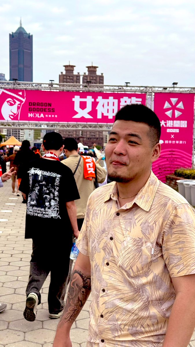 朋朋拍了一張我覺得可愛的照片
結果吉卜力化後變得這麼淫蕩到底是怎樣