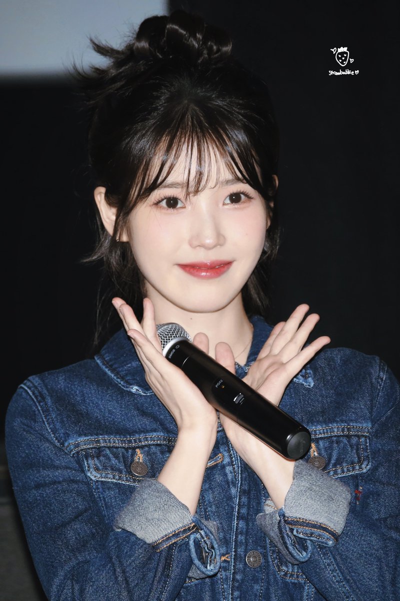 Strawbabbie_wy's tweet photo. 230501 💙🤍

#AprilFoolsDay #만우절 #HappyAprilFoolsDay
#IU #아이유 #이지은 #LEEJIEUN #폭싹속았수다 https://t.co/X2v9Kf0rkY