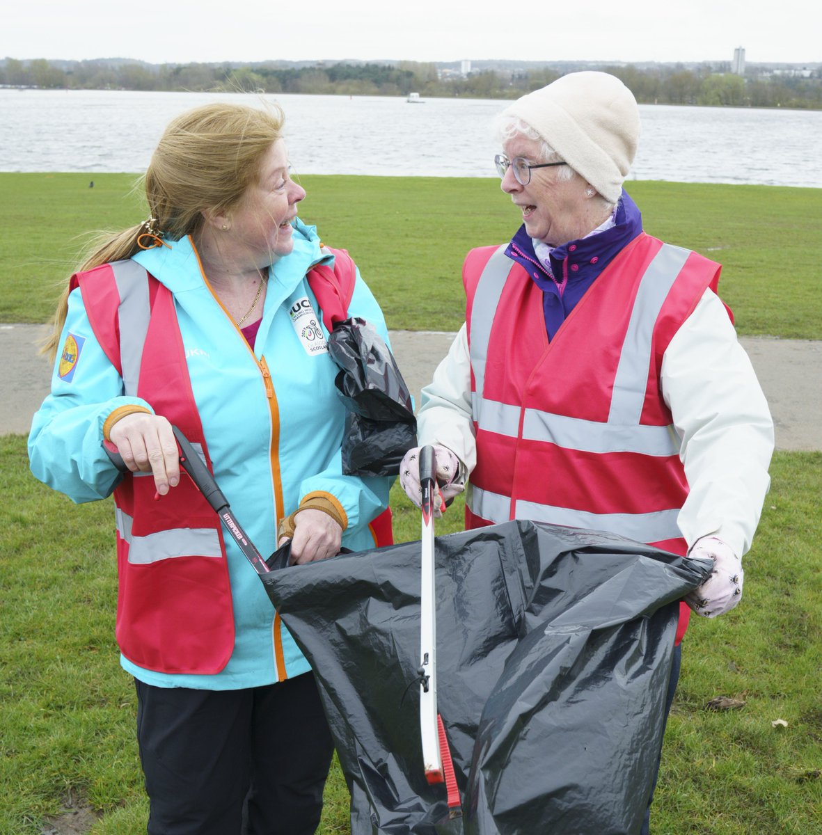 Thank you to McClean Team Alba, other community groups, residents,  elected members and staff who helped give Strathclyde Country Park a #SpringClean on Saturday.

The event was organised as part of Keep Scotland Beautiful's Spring Clean campaign. ow.ly/1Bpm50VroSE