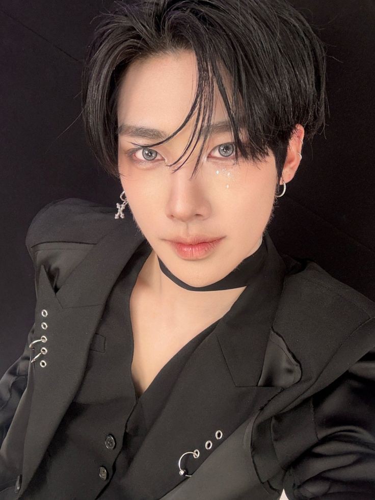 zhaofairie's tweet photo. if she's a baddie and he's a baddie..then who's driving the porsche? 

#ZEROSESelcaday #ZRSD #RICKY #리키 https://t.co/E4xYQhEQY2