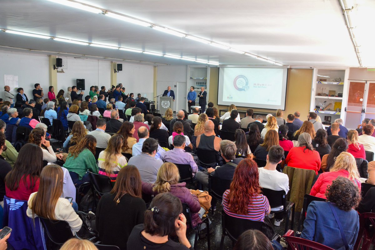 _COSAPRO's tweet photo. ¡Así vivimos el Pre-Congreso en #Tandil! 🙌🏼

Estas instancias de encuentro previas al #CoSaPro son claves para hacer un seguimiento de los avances del Plan Quinquenal Bonaerense y seguir ajustando las estrategias y políticas a ejecutar para alcanzar los objetivos propuestos. https://t.co/NNd1BcnXoJ