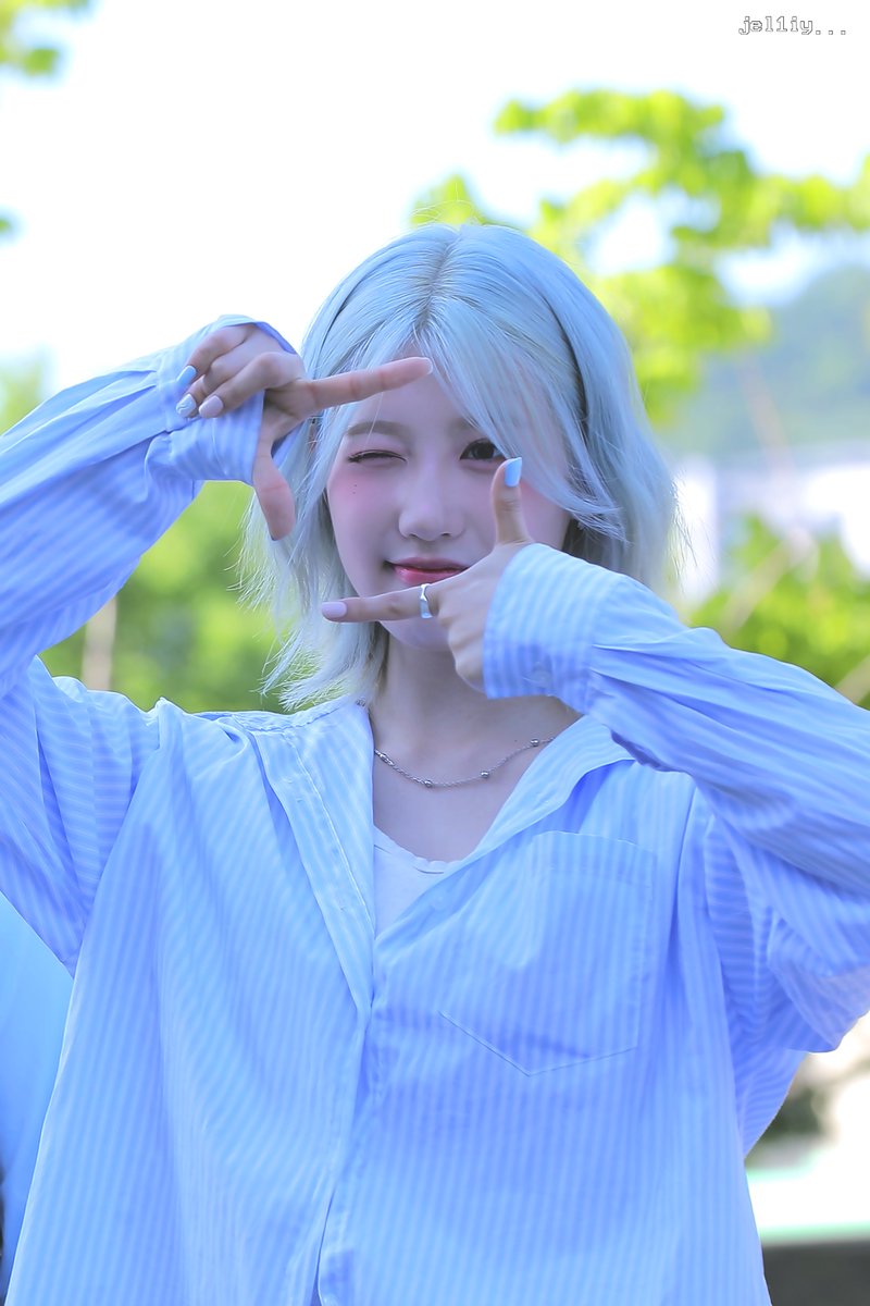 jel1iy's tweet photo. 240604 더쇼 미니팬미팅

가나디 🐶🐶

#AprilFoolsDay2025 #만우절 
#CSR #첫사랑 #서연 #SEOYEON https://t.co/oWVNwmlKyV